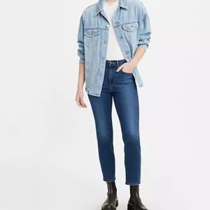 Levi's High Rise Straight Crop